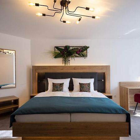Bed And Breakfast - Homburg Am Main المظهر الخارجي الصورة